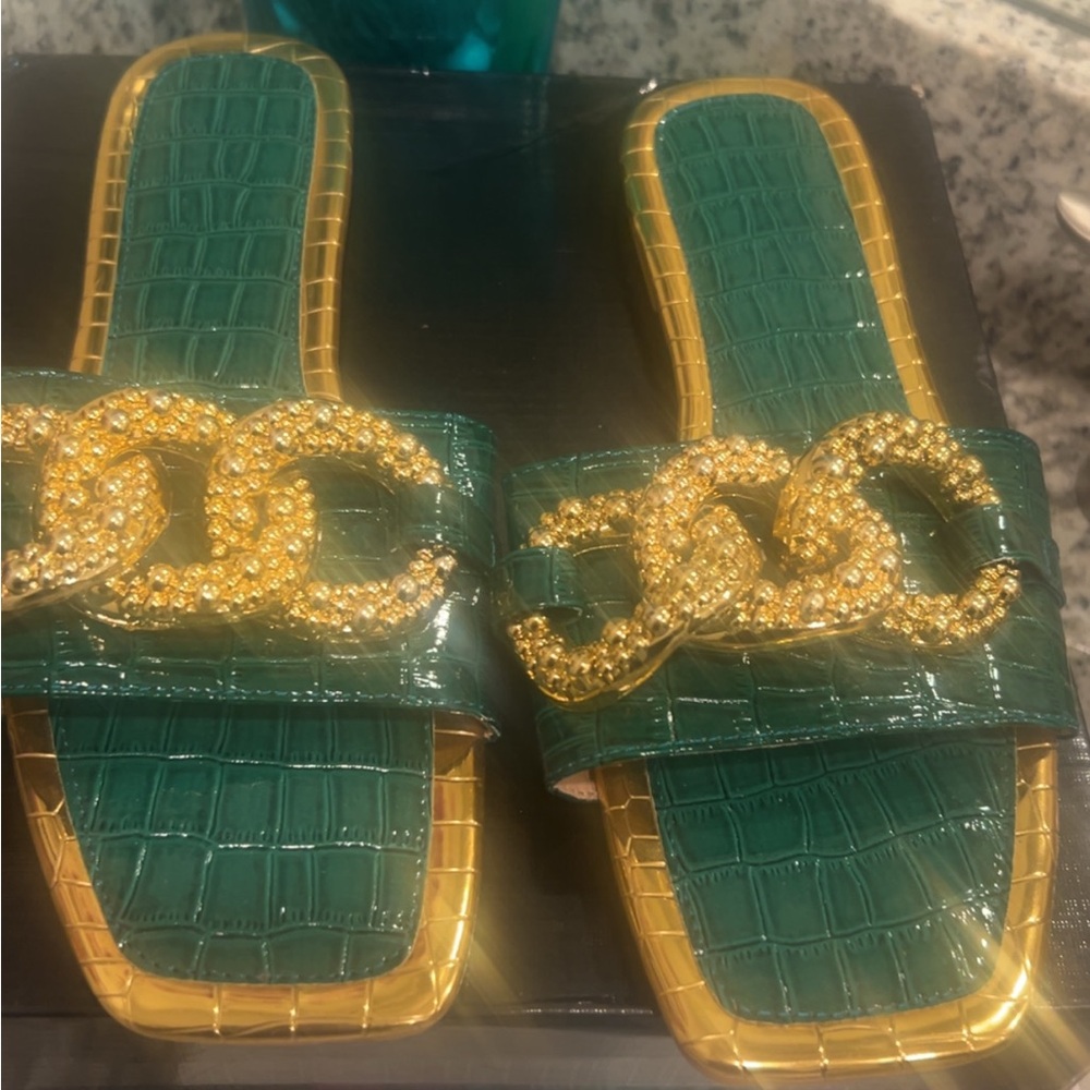 Elegant Green and Gold Women's Slide Sandals